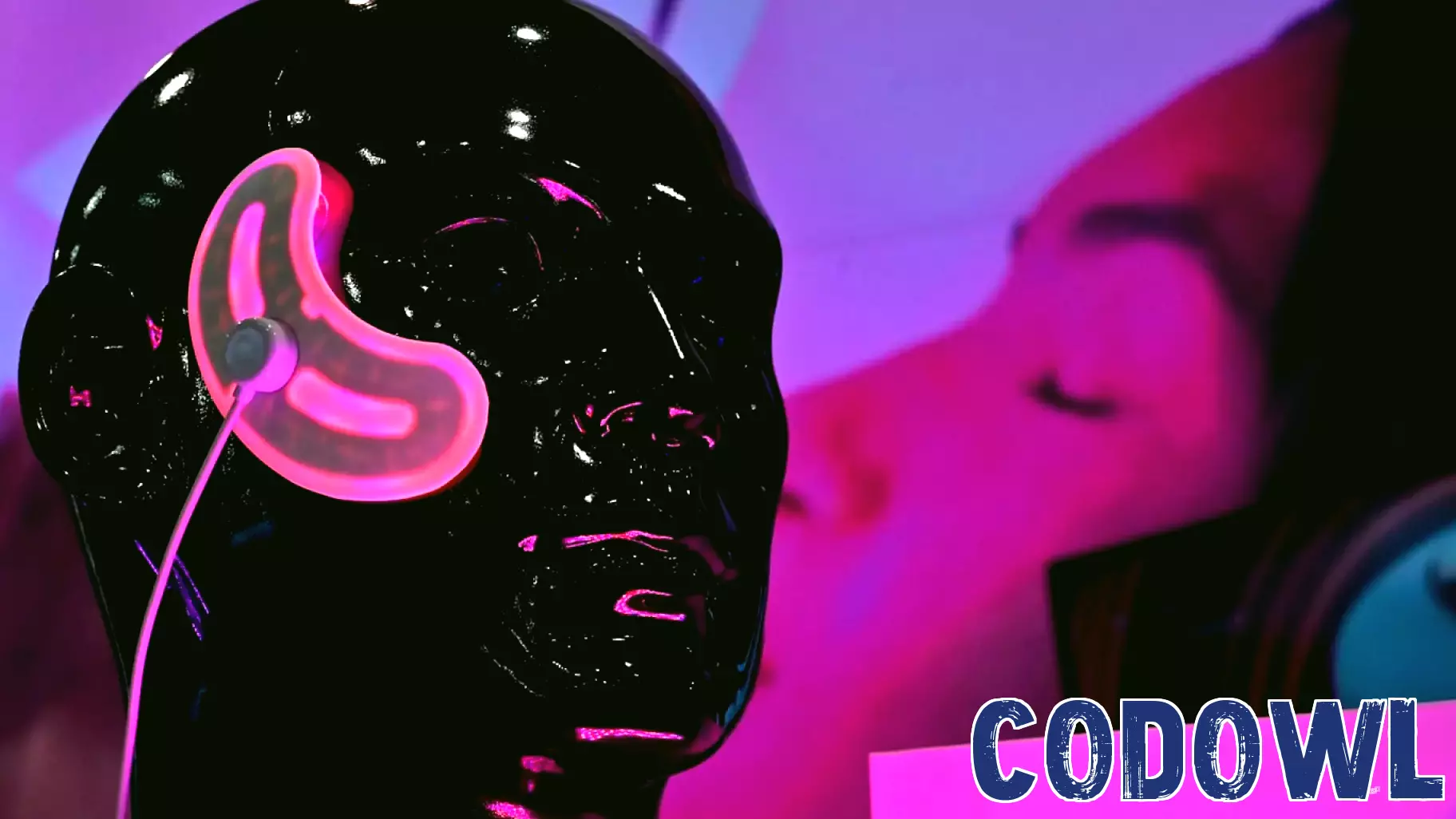 Innovations in Skincare and Cosmetics: Merging Beauty with Technology